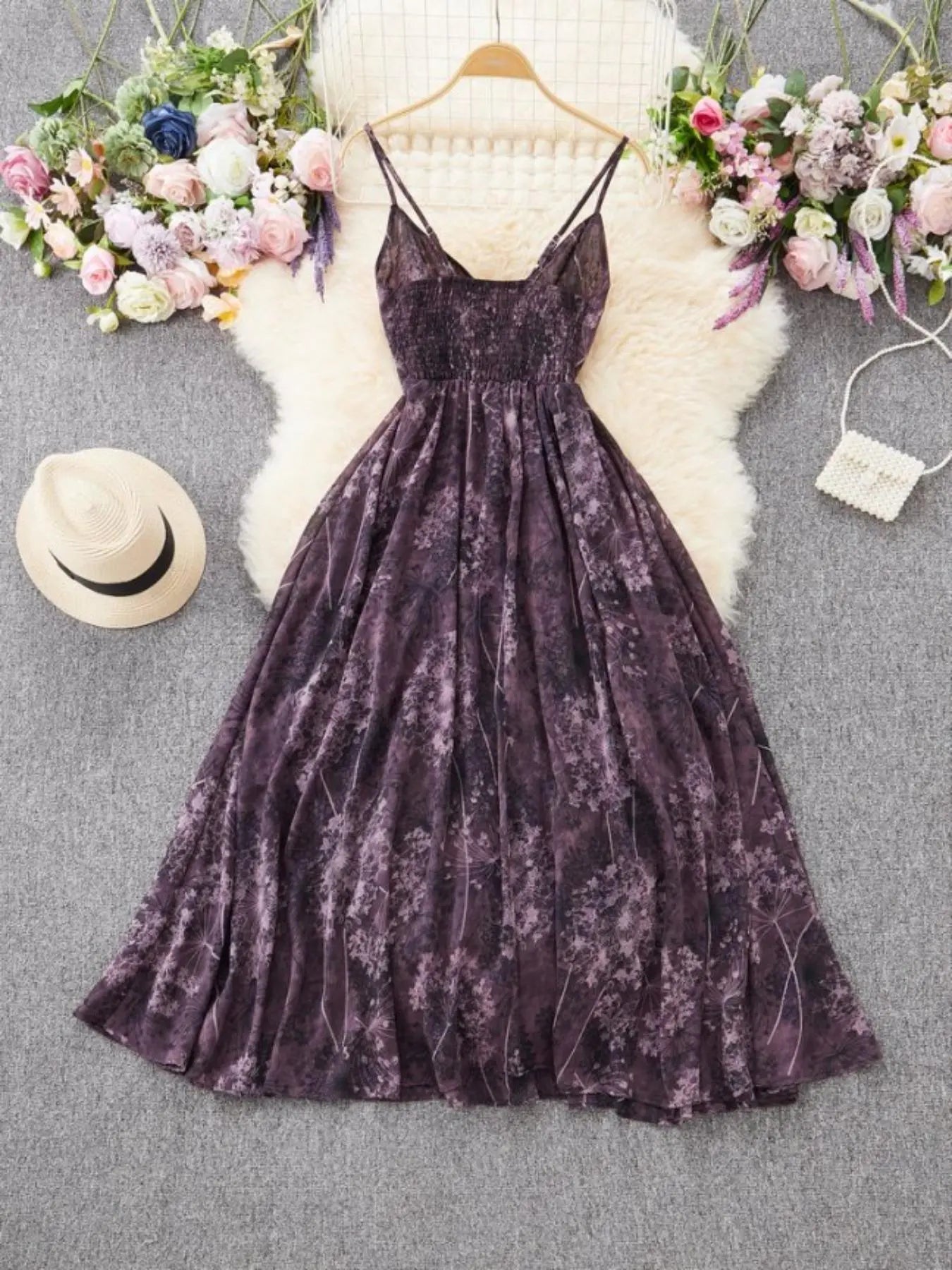 Chicbeautyy Women's Boho Style Floral-Print Spaghetti Strap Cami Dress